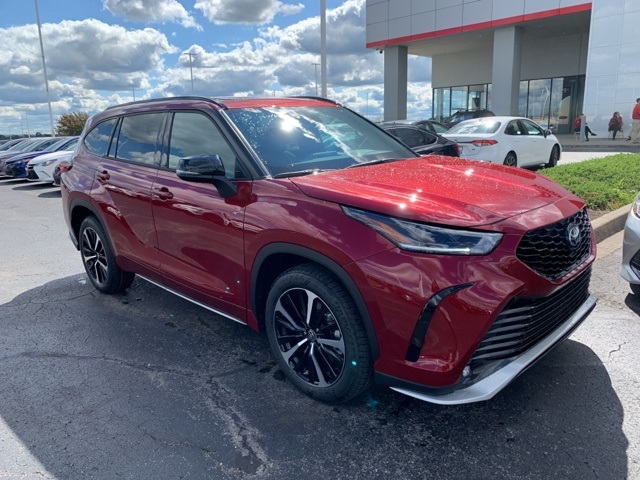 New 2021 Toyota Highlander XSE 4D Sport Utility in